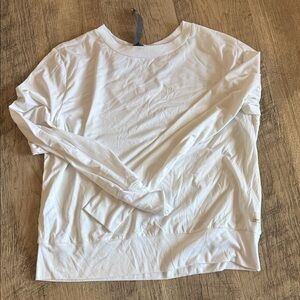 Vuori Women's White Long Sleeve Tee